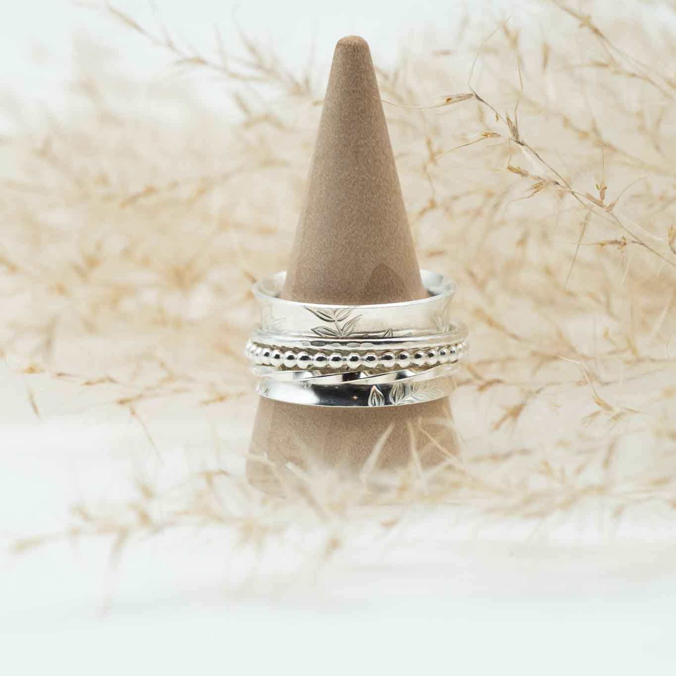 Sprig Spinner Ring