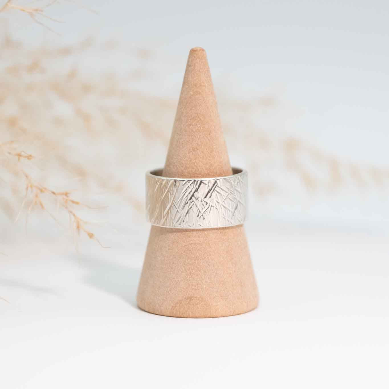 Notch Ring