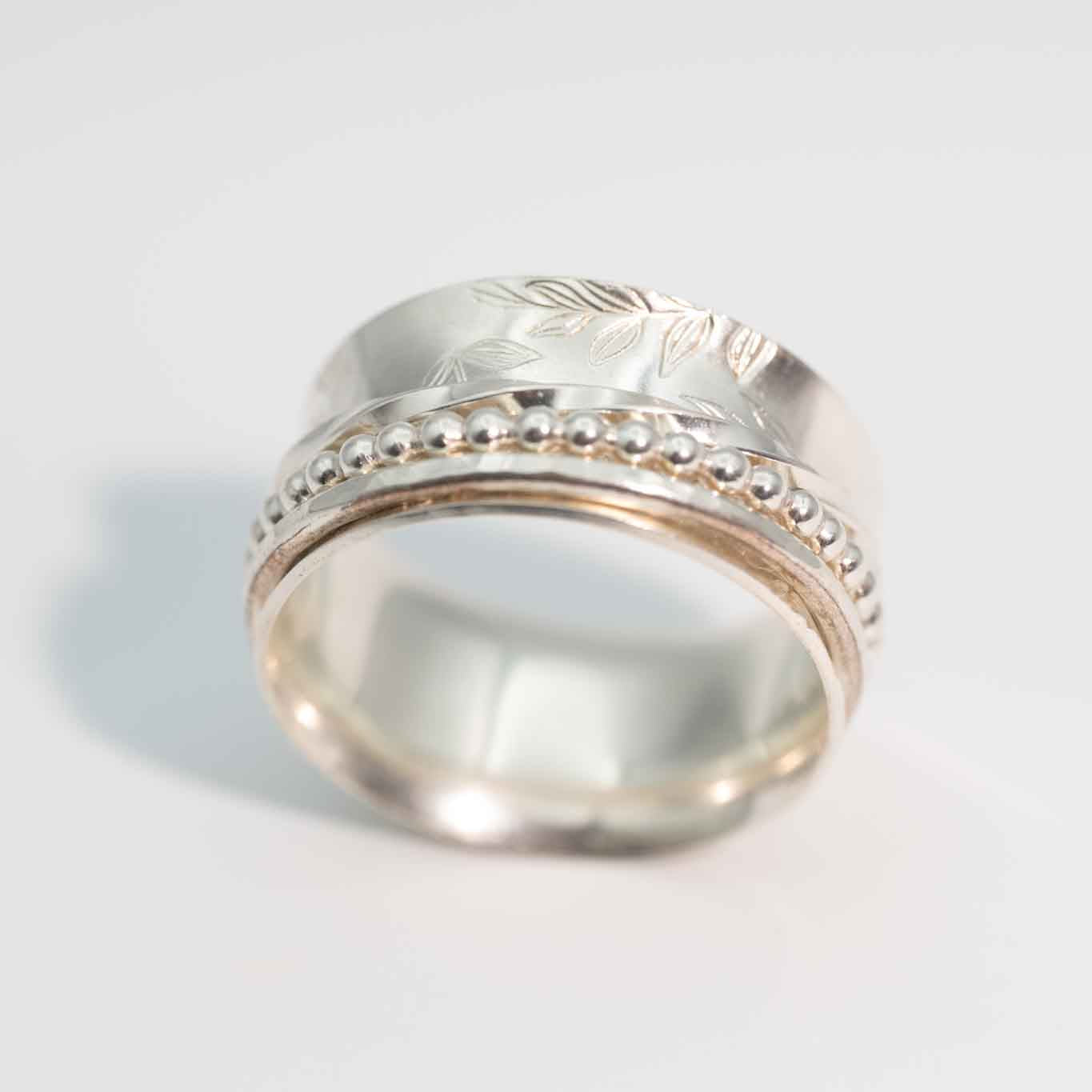 Sprig Spinner Ring