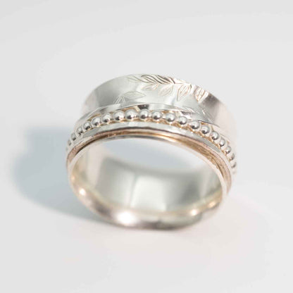 Sprig Spinner Ring